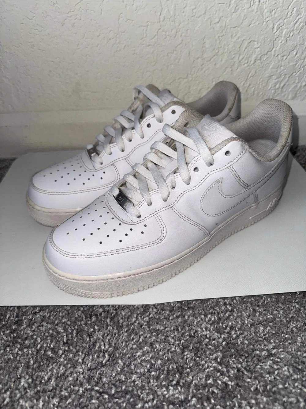 Men Air Force 1 White Shoes Size 9.5